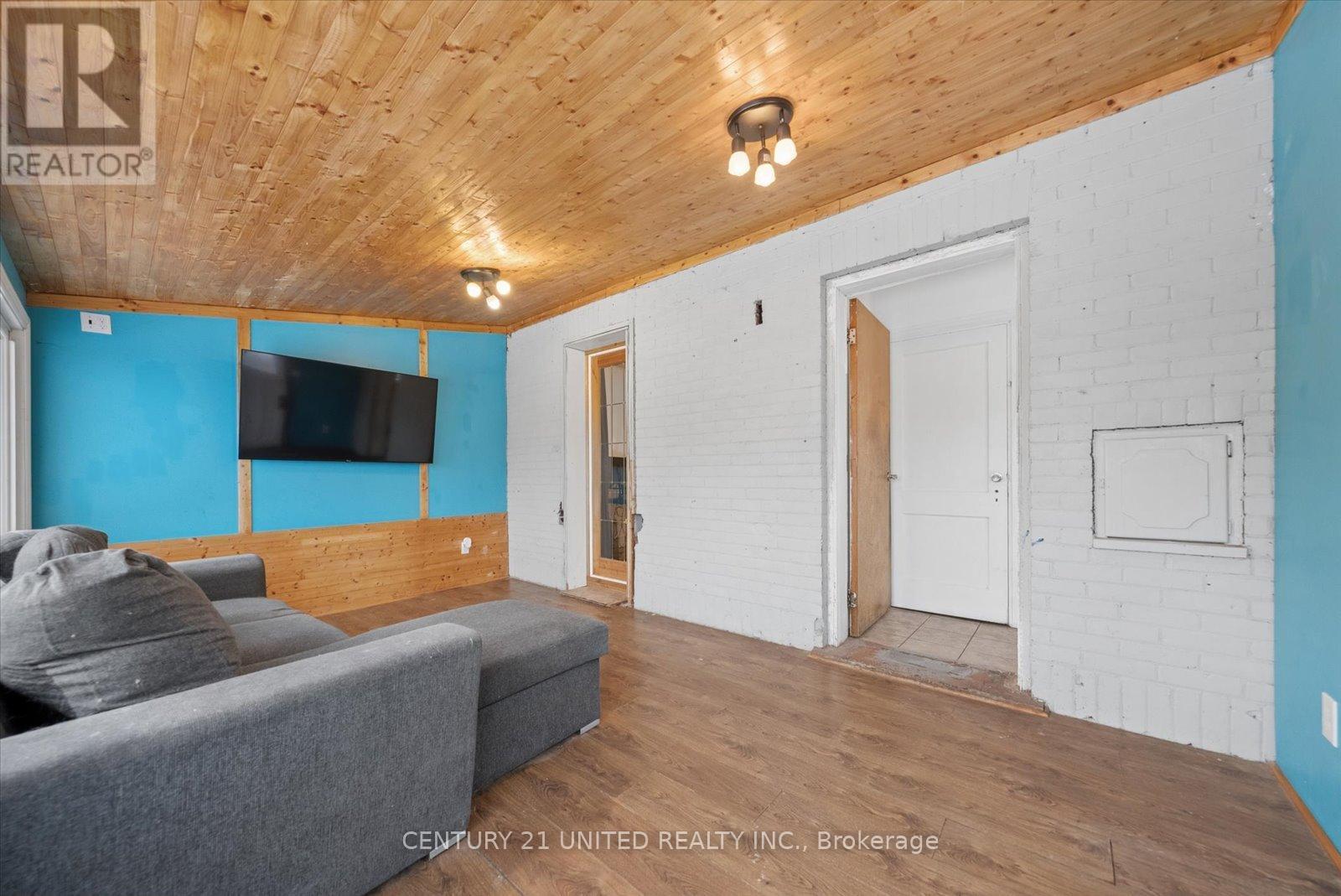 591 Mccannan Avenue, Peterborough (Town Ward 3), Ontario  K9J 4J7 - Photo 23 - X12913474