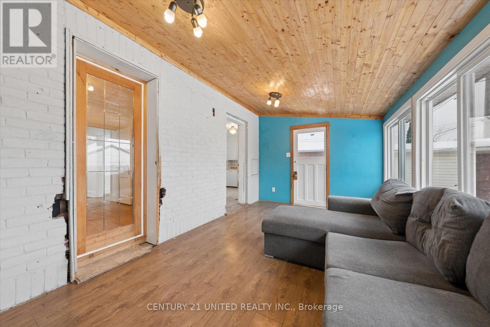 591 Mccannan Avenue, Peterborough (Town Ward 3), Ontario  K9J 4J7 - Photo 24 - X12913474