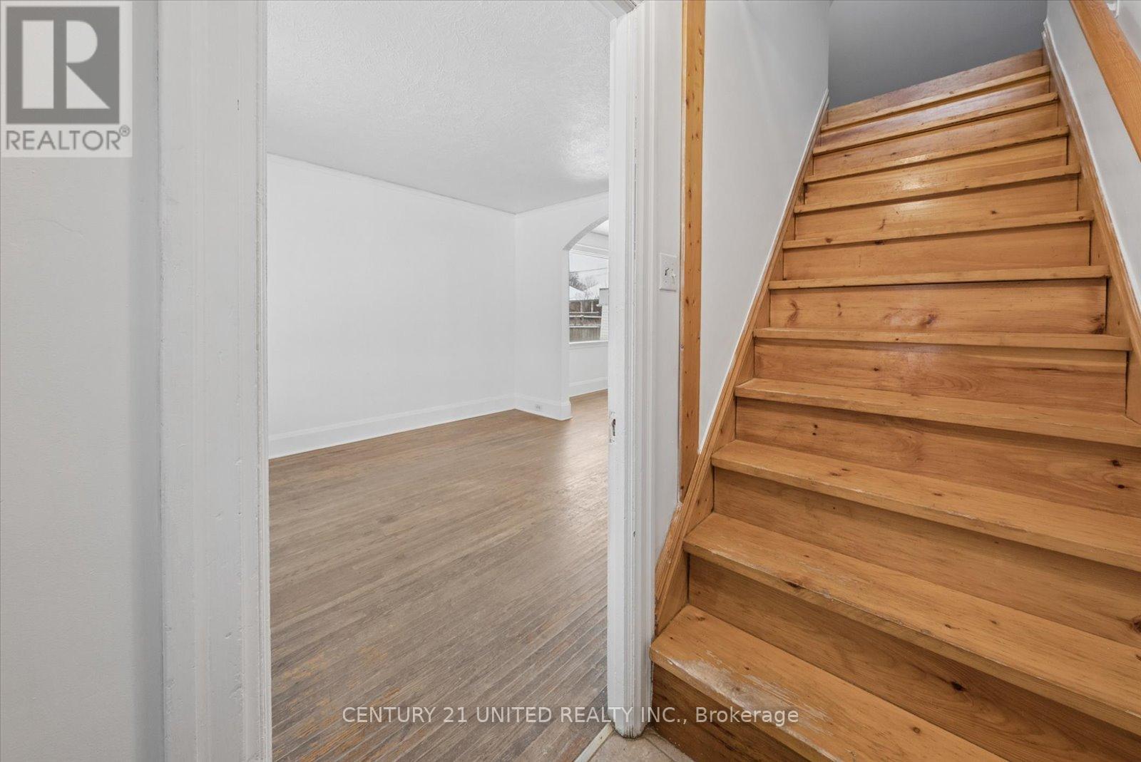 591 Mccannan Avenue, Peterborough (Town Ward 3), Ontario  K9J 4J7 - Photo 32 - X12913474