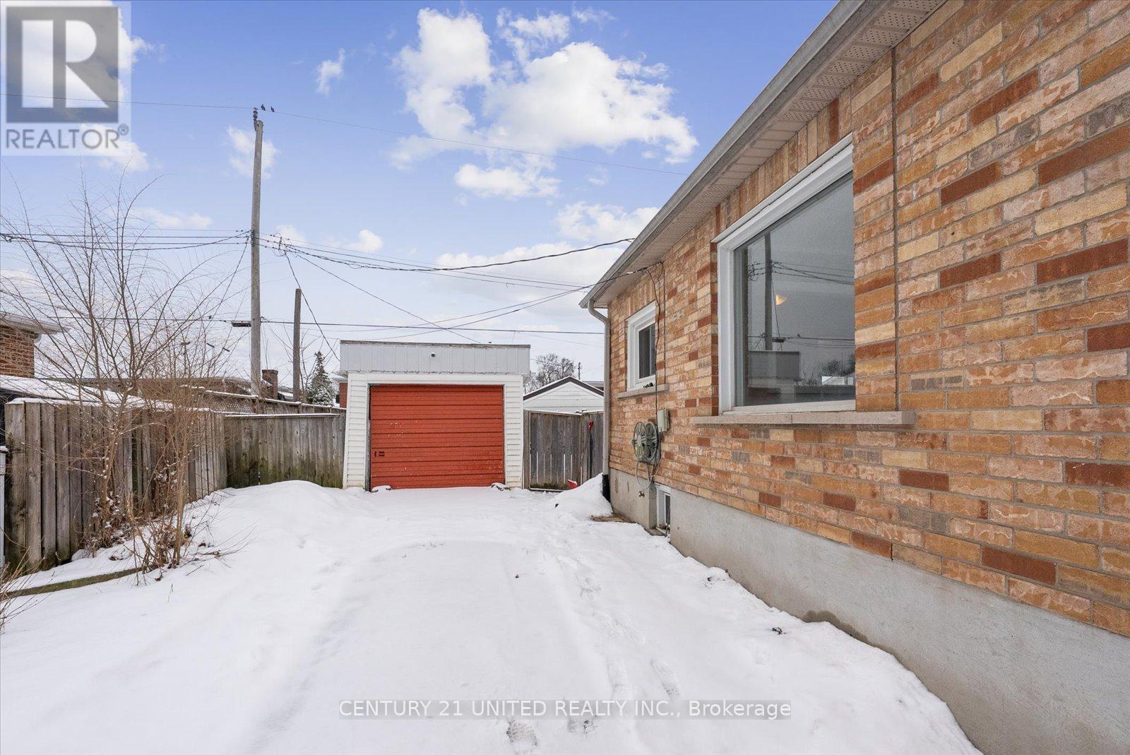 591 Mccannan Avenue, Peterborough (Town Ward 3), Ontario  K9J 4J7 - Photo 40 - X12913474