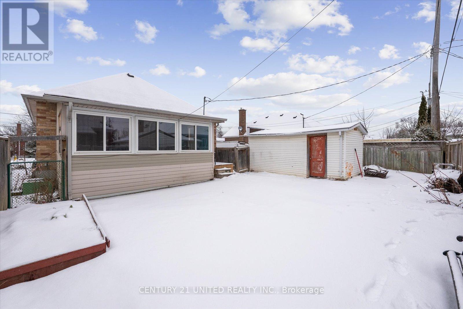 591 Mccannan Avenue, Peterborough (Town Ward 3), Ontario  K9J 4J7 - Photo 44 - X12913474