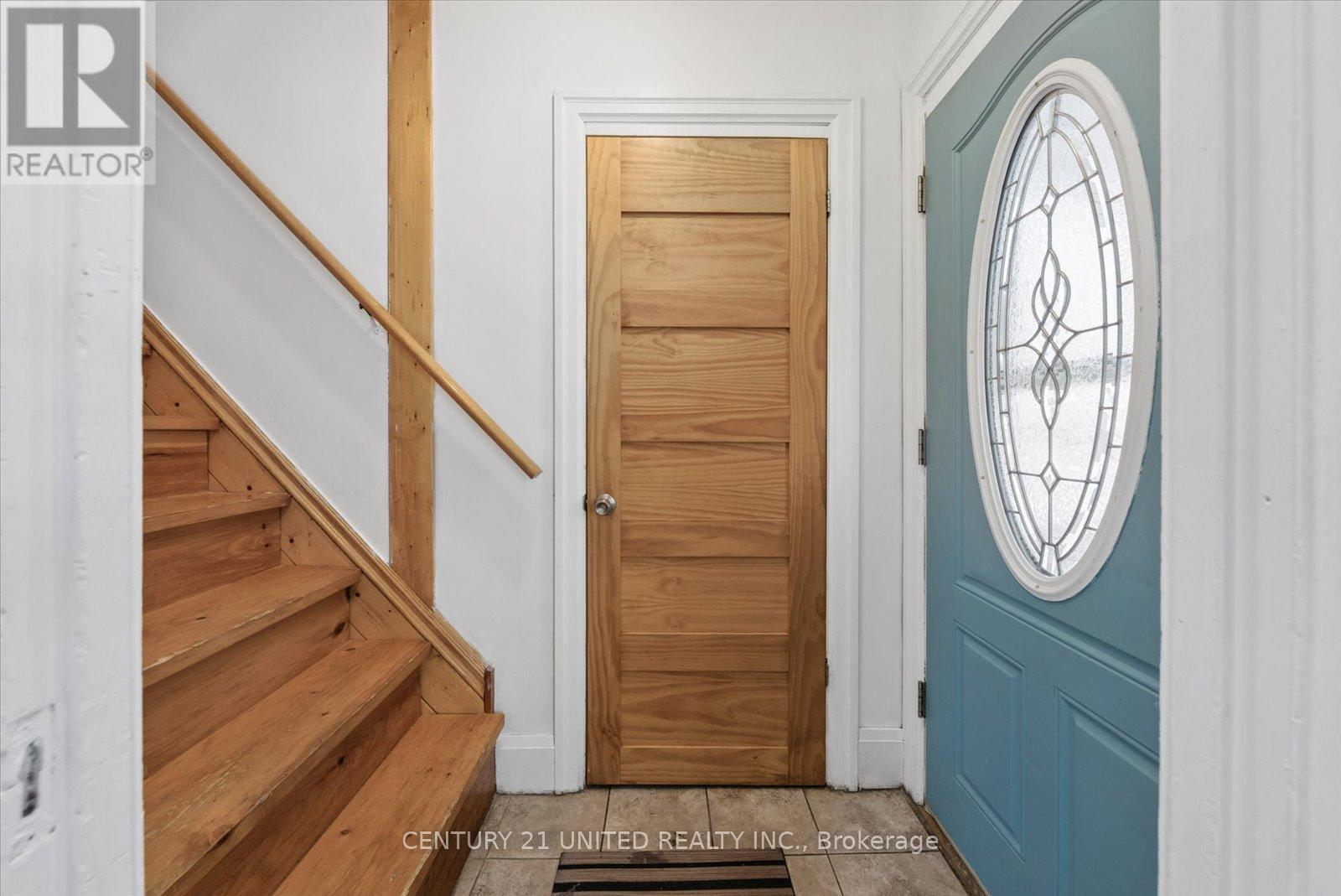 591 Mccannan Avenue, Peterborough (Town Ward 3), Ontario  K9J 4J7 - Photo 9 - X12913474