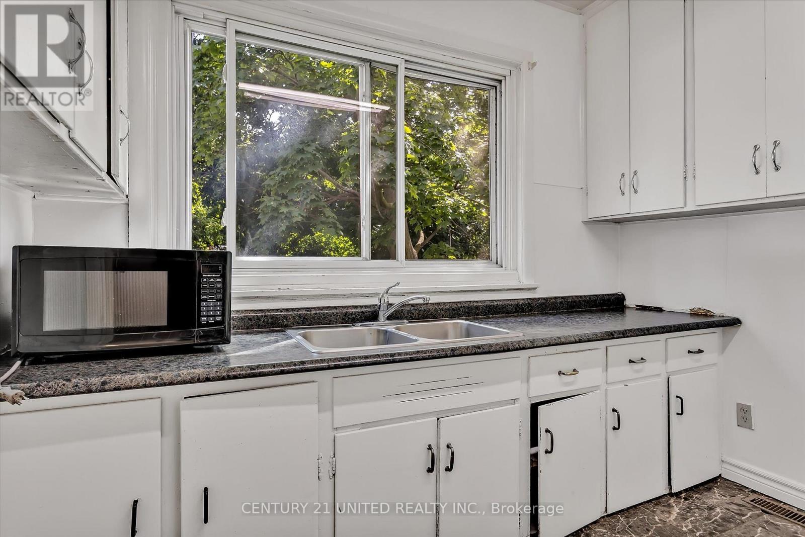 878 Chemong Road, Peterborough (Northcrest Ward 5), Ontario  K9H 5Z8 - Photo 12 - X12913512