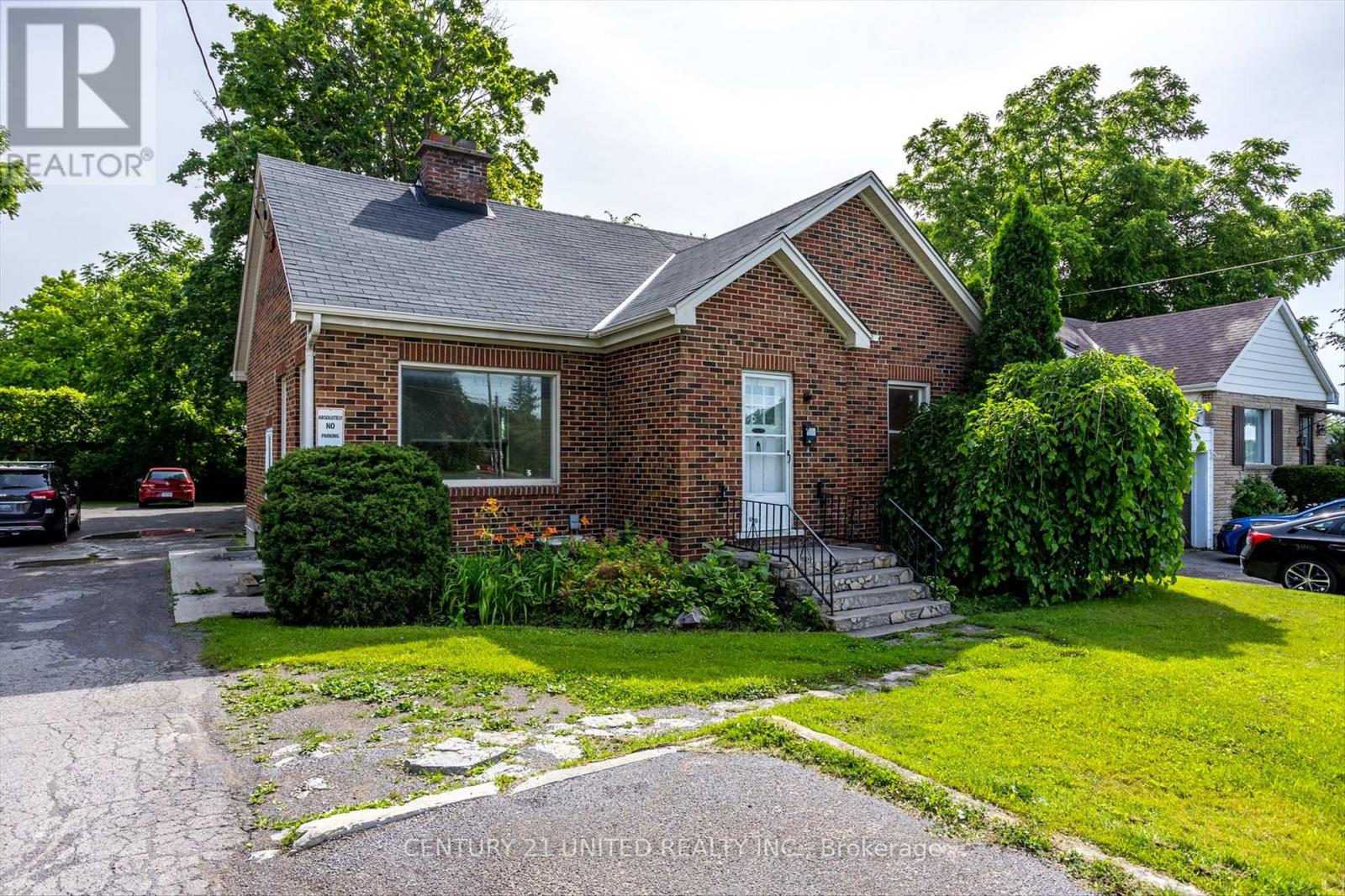 878 Chemong Road, Peterborough (Northcrest Ward 5), Ontario  K9H 5Z8 - Photo 2 - X12913512