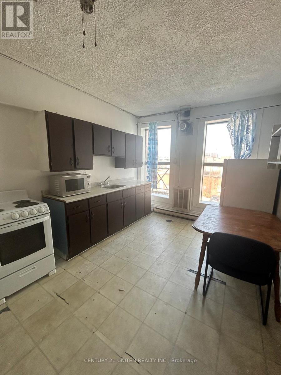 6 - 164 Charlotte Street, Peterborough (Town Ward 3), Ontario  K9J 2T7 - Photo 6 - X12913538