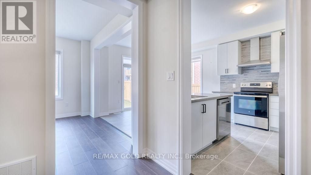 74 Northrop Avenue, Clarington (Newcastle), Ontario  L1B 1G9 - Photo 10 - E12914510