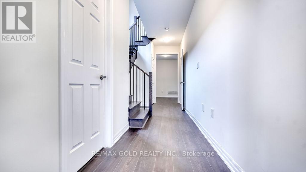 74 Northrop Avenue, Clarington (Newcastle), Ontario  L1B 1G9 - Photo 4 - E12914510