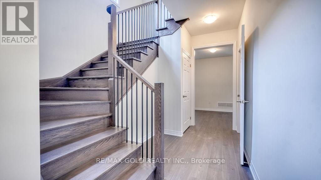 74 Northrop Avenue, Clarington (Newcastle), Ontario  L1B 1G9 - Photo 5 - E12914510