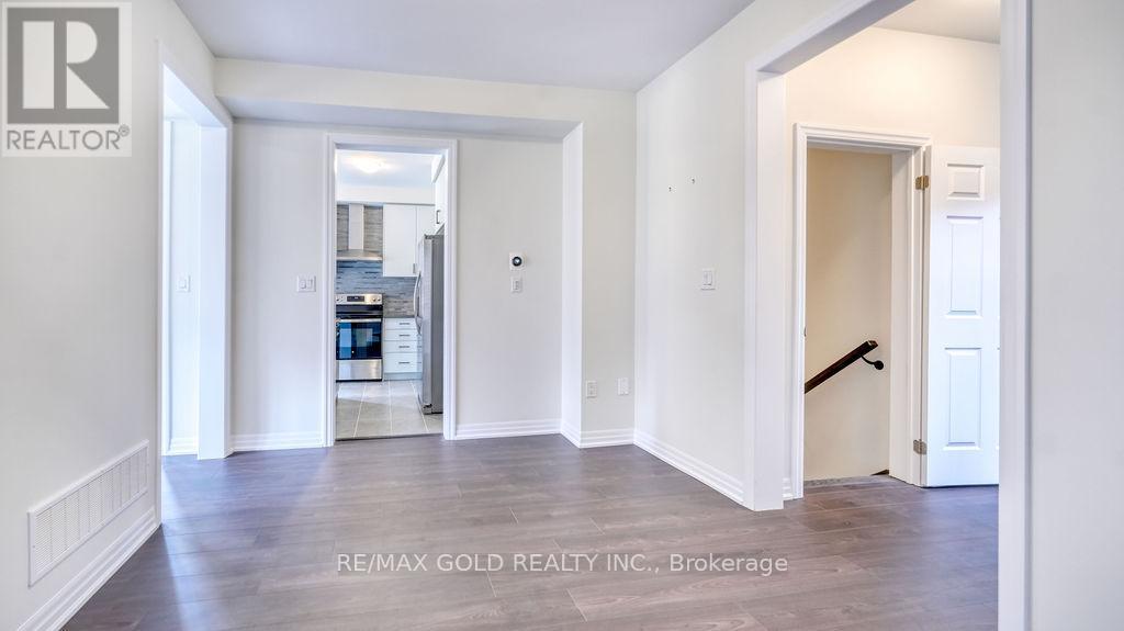 74 Northrop Avenue, Clarington (Newcastle), Ontario  L1B 1G9 - Photo 7 - E12914510