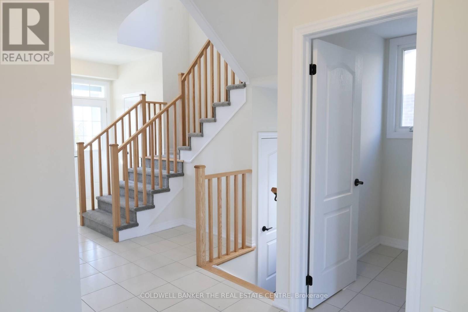 6 Fisher Road, Kawartha Lakes (Lindsay), Ontario  K9V 0P9 - Photo 14 - X12914646