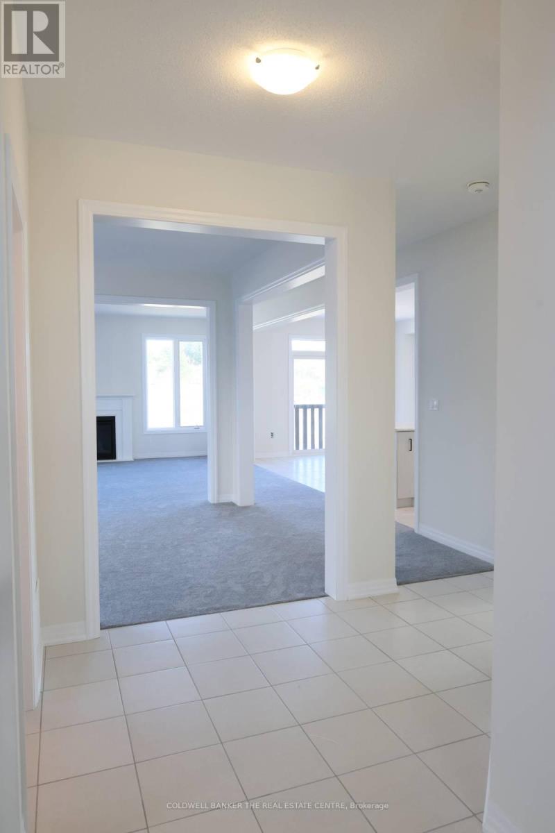 6 Fisher Road, Kawartha Lakes (Lindsay), Ontario  K9V 0P9 - Photo 4 - X12914646