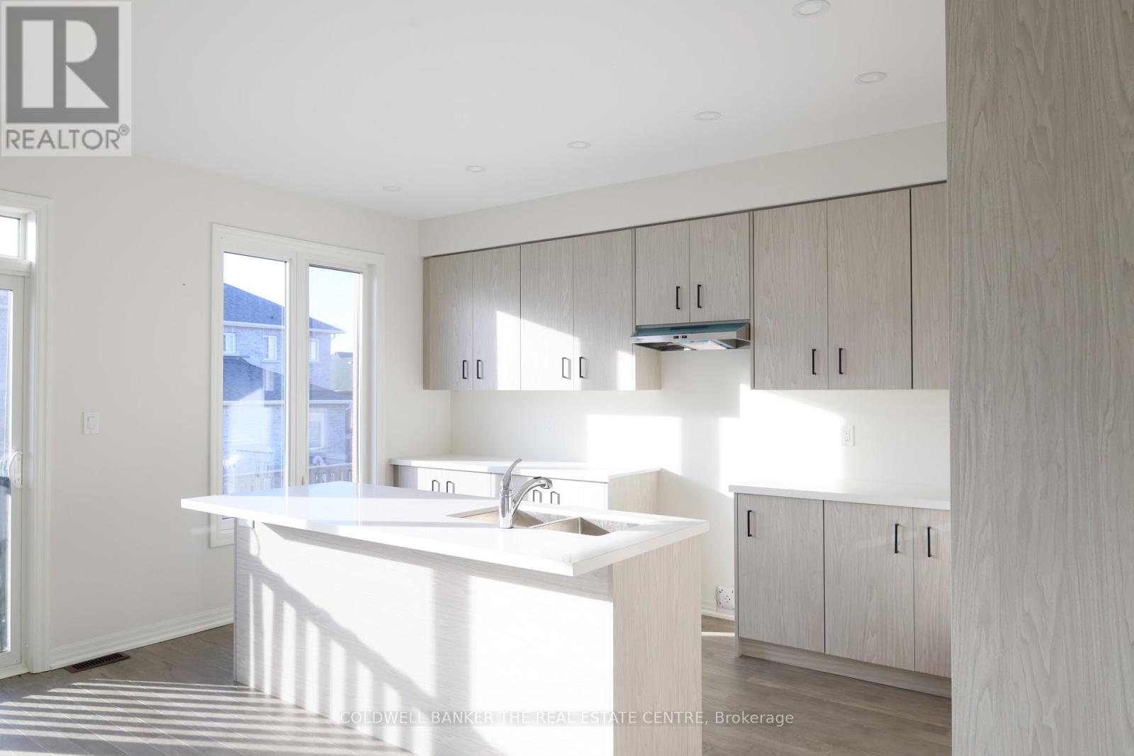 15 Fisher Road, Kawartha Lakes (Lindsay), Ontario  K9V 0E5 - Photo 10 - X12914806