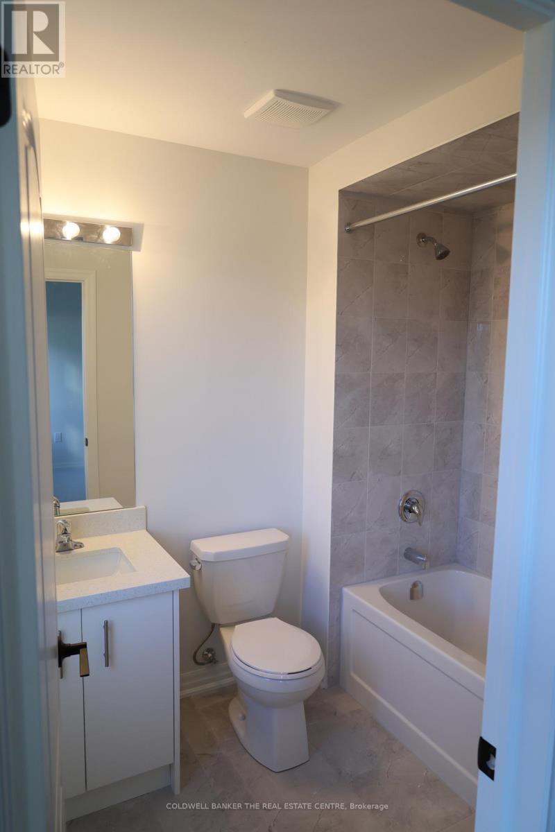 15 Fisher Road, Kawartha Lakes (Lindsay), Ontario  K9V 0E5 - Photo 26 - X12914806