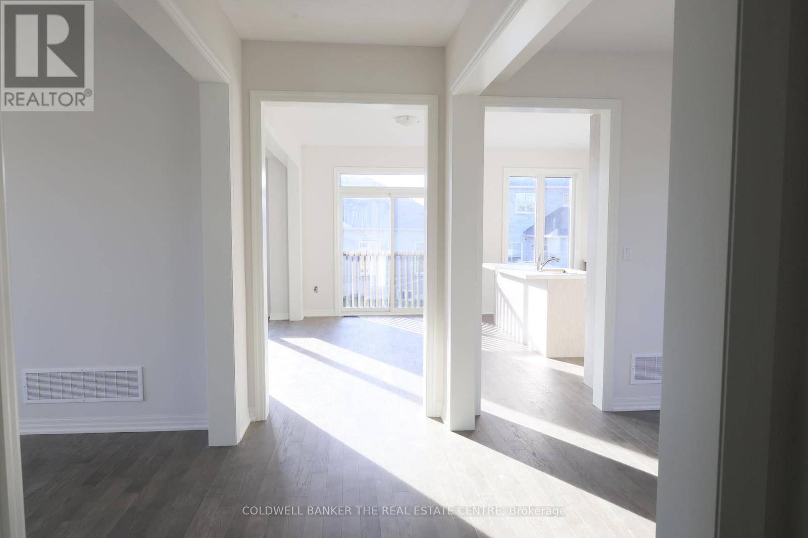 15 Fisher Road, Kawartha Lakes (Lindsay), Ontario  K9V 0E5 - Photo 8 - X12914806