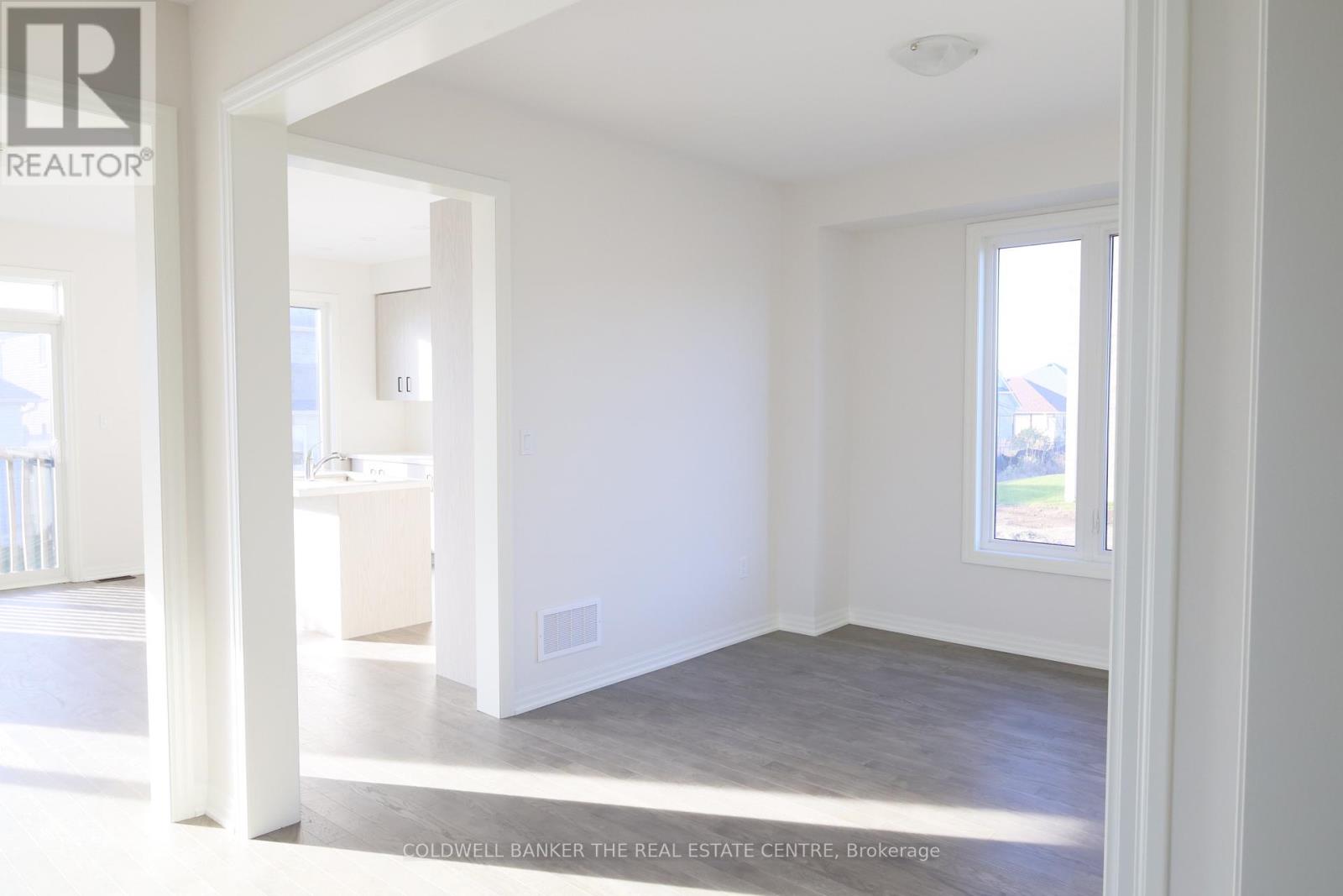 15 Fisher Road, Kawartha Lakes (Lindsay), Ontario  K9V 0E5 - Photo 9 - X12914806