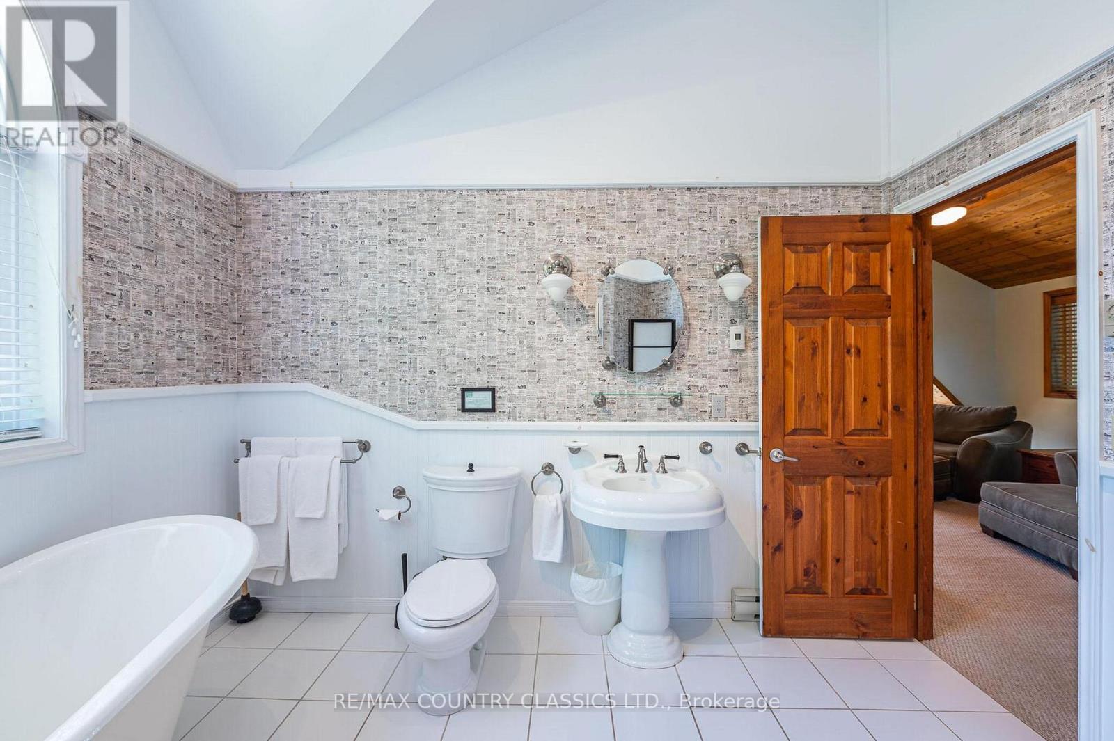 119 Fire Route 89b, North Kawartha, Ontario  K0L 1A0 - Photo 19 - X12915056