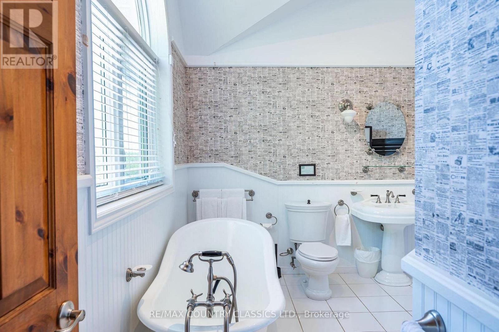 119 Fire Route 89b, North Kawartha, Ontario  K0L 1A0 - Photo 20 - X12915056