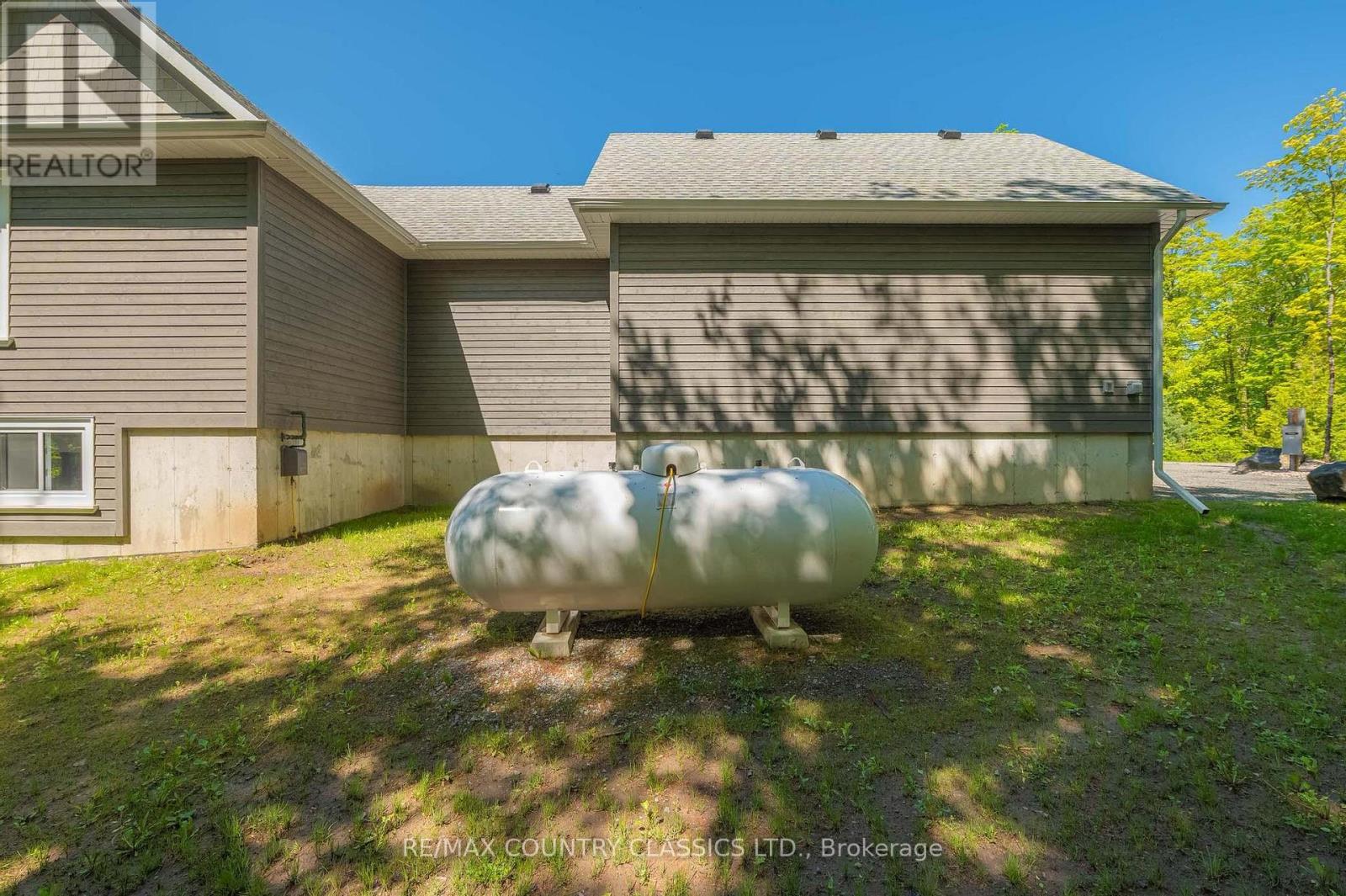 400 Antelope Trail, North Kawartha, Ontario  K0L 1A0 - Photo 19 - X12915068