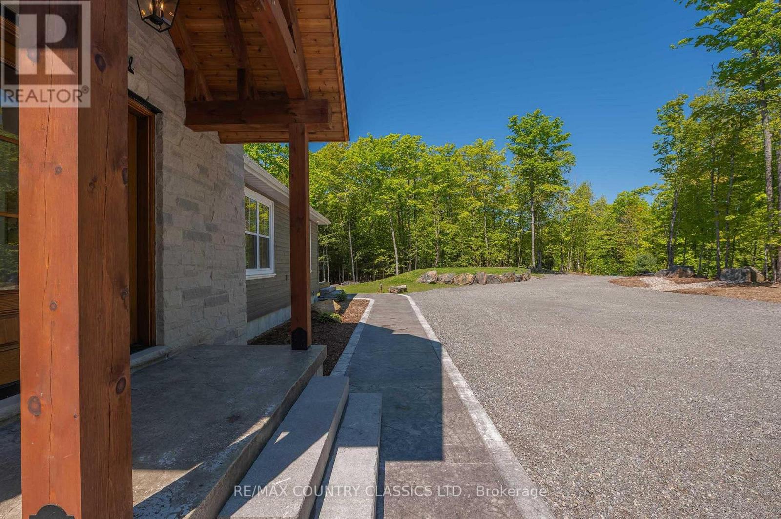 400 Antelope Trail, North Kawartha, Ontario  K0L 1A0 - Photo 4 - X12915068
