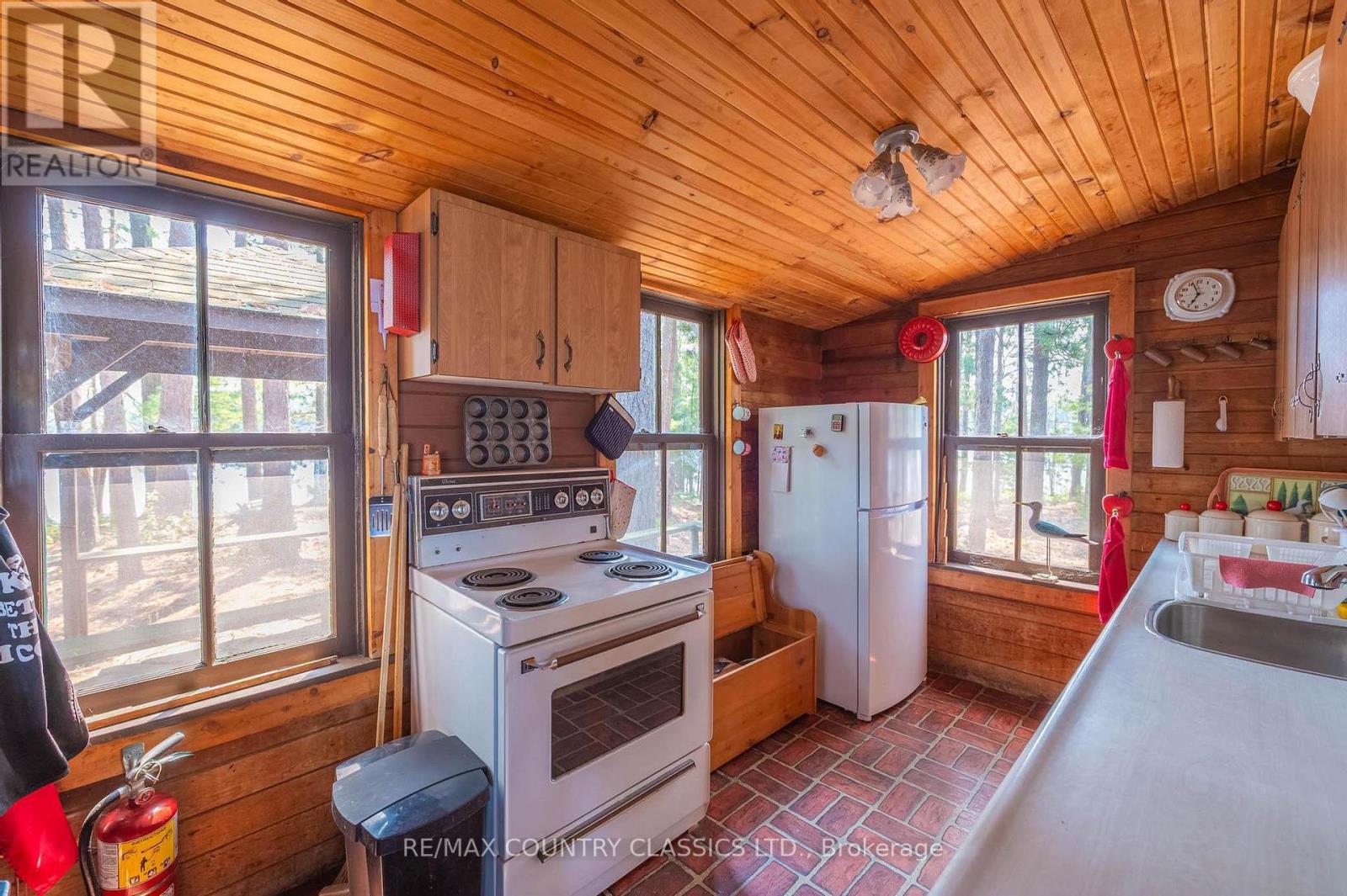 22 Chandos Lk Balmer Island, North Kawartha, Ontario  K0L 1A0 - Photo 16 - X12915080