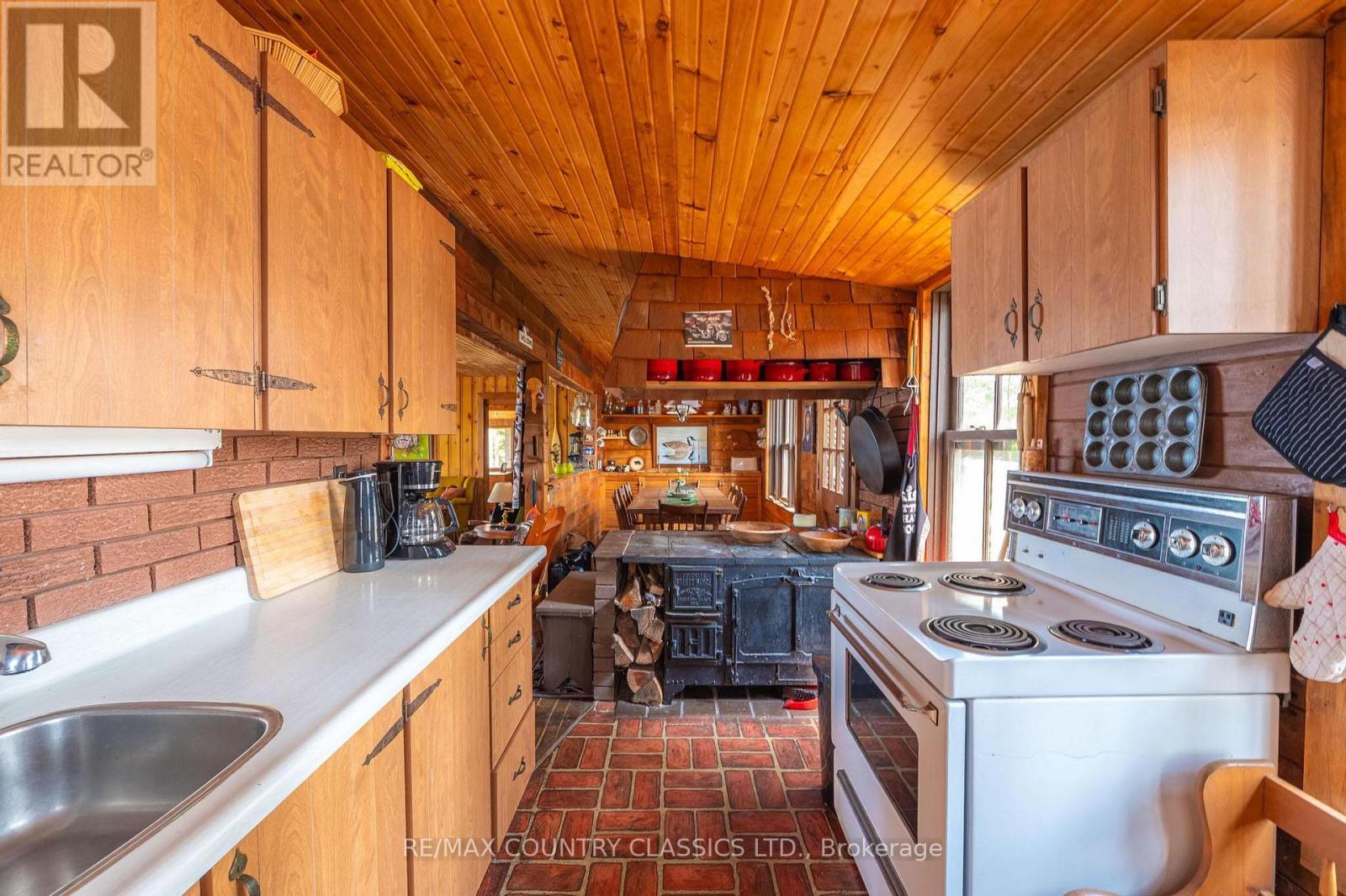 22 Chandos Lk Balmer Island, North Kawartha, Ontario  K0L 1A0 - Photo 17 - X12915080