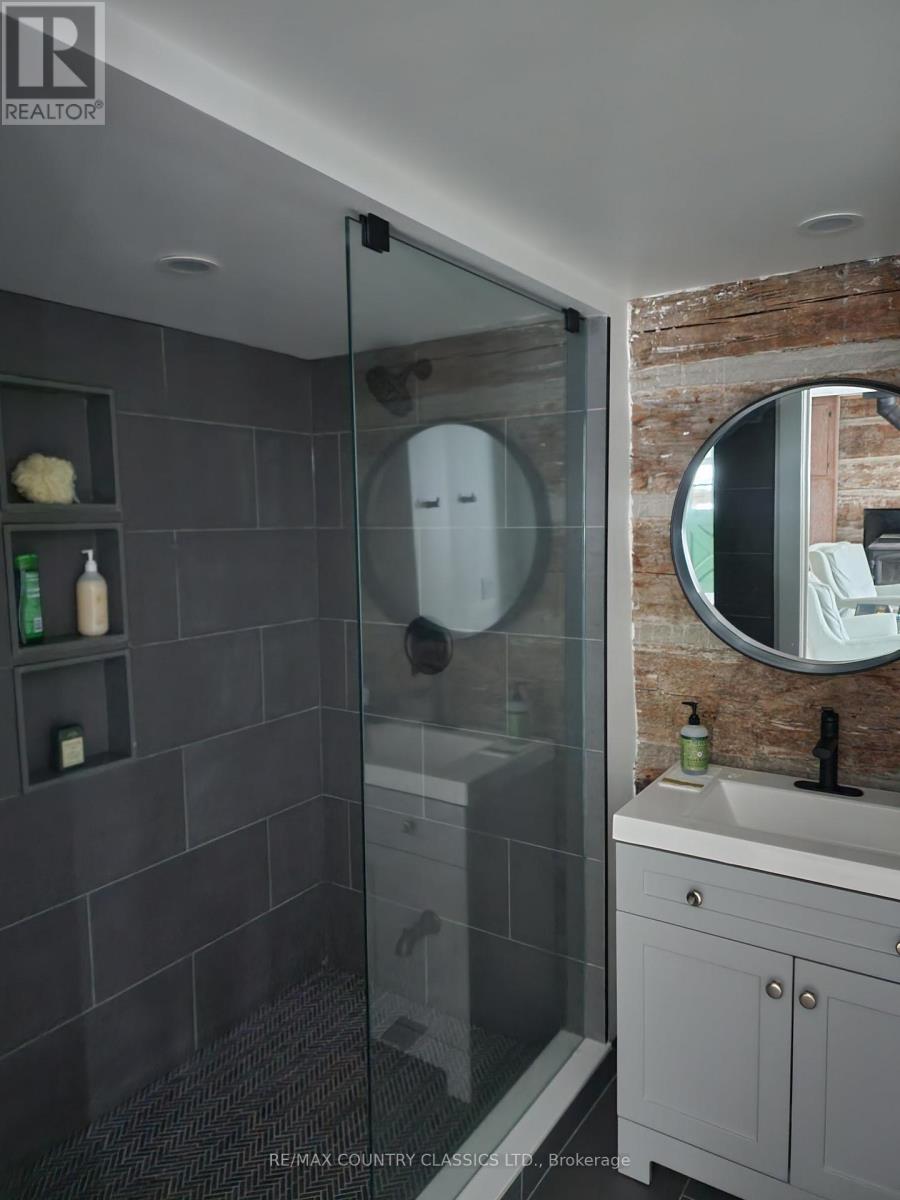 24 Daniels Lane, North Kawartha, Ontario  K0L 1A0 - Photo 17 - X12915084