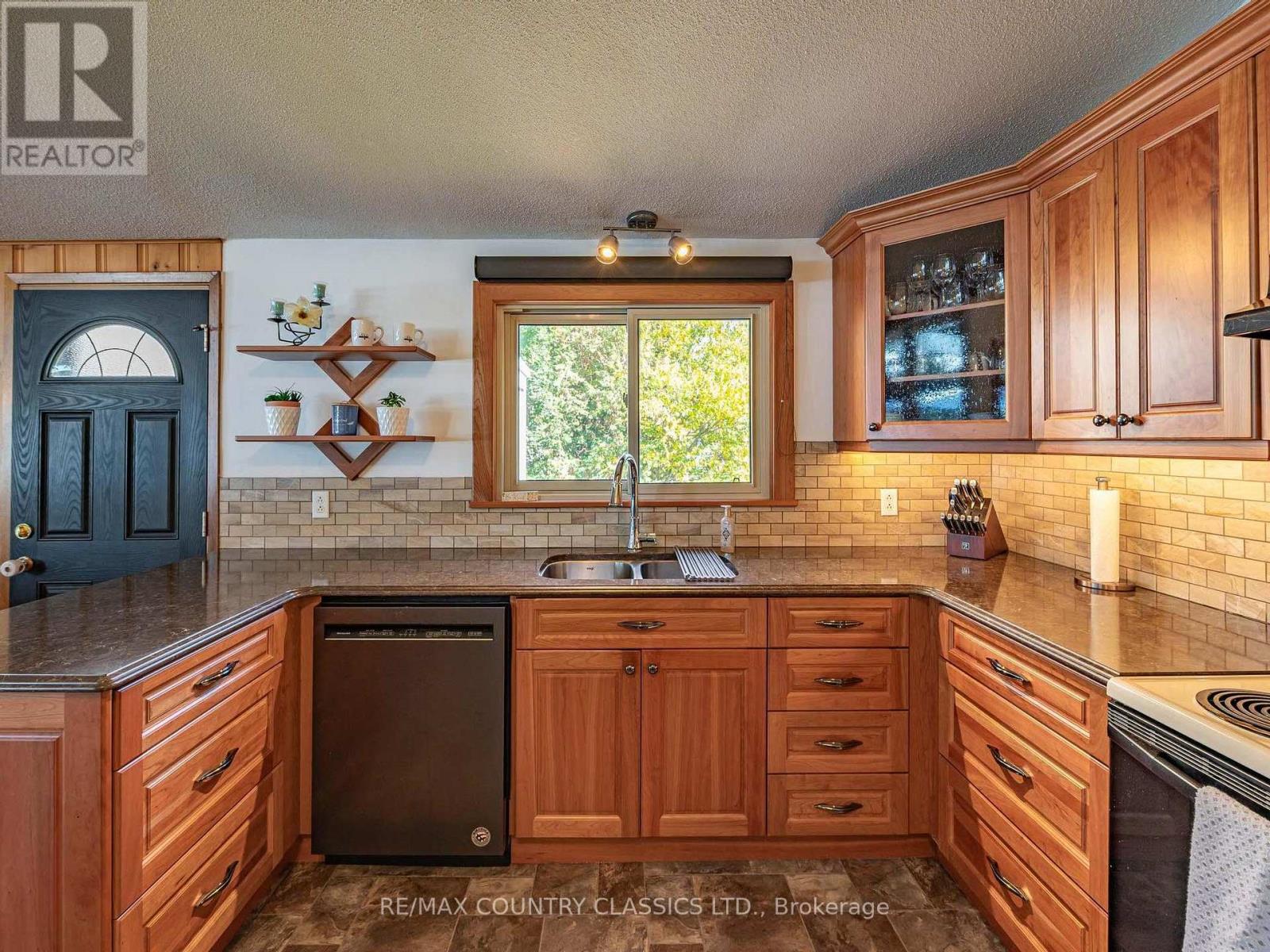 27 Martin Lane, North Kawartha, Ontario  K0L 1A0 - Photo 39 - X12915090