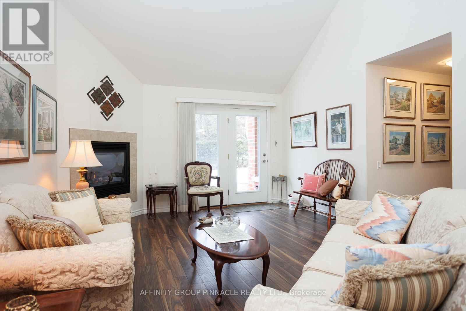 33 Green Arbour Way, Kawartha Lakes (Lindsay), Ontario  K9V 0E7 - Photo 12 - X12915702