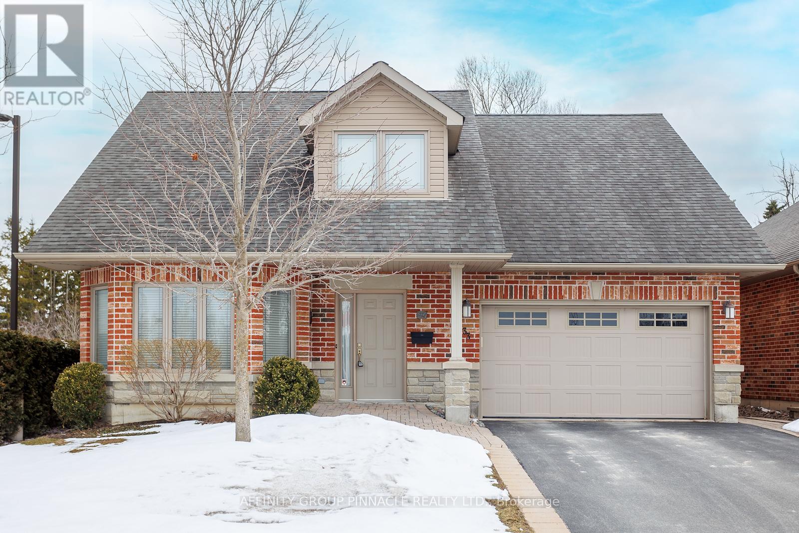 33 Green Arbour Way, Kawartha Lakes (Lindsay), Ontario  K9V 0E7 - Photo 2 - X12915702