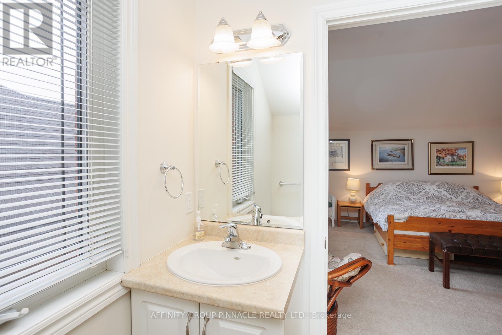 33 Green Arbour Way, Kawartha Lakes (Lindsay), Ontario  K9V 0E7 - Photo 30 - X12915702