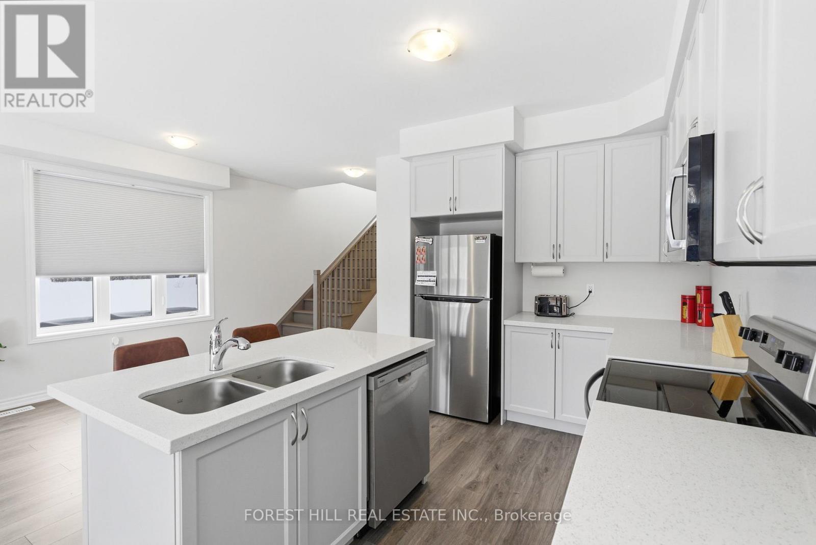 57 Hickey Lane, Kawartha Lakes (Lindsay), Ontario  K9V 5V5 - Photo 10 - X12915980