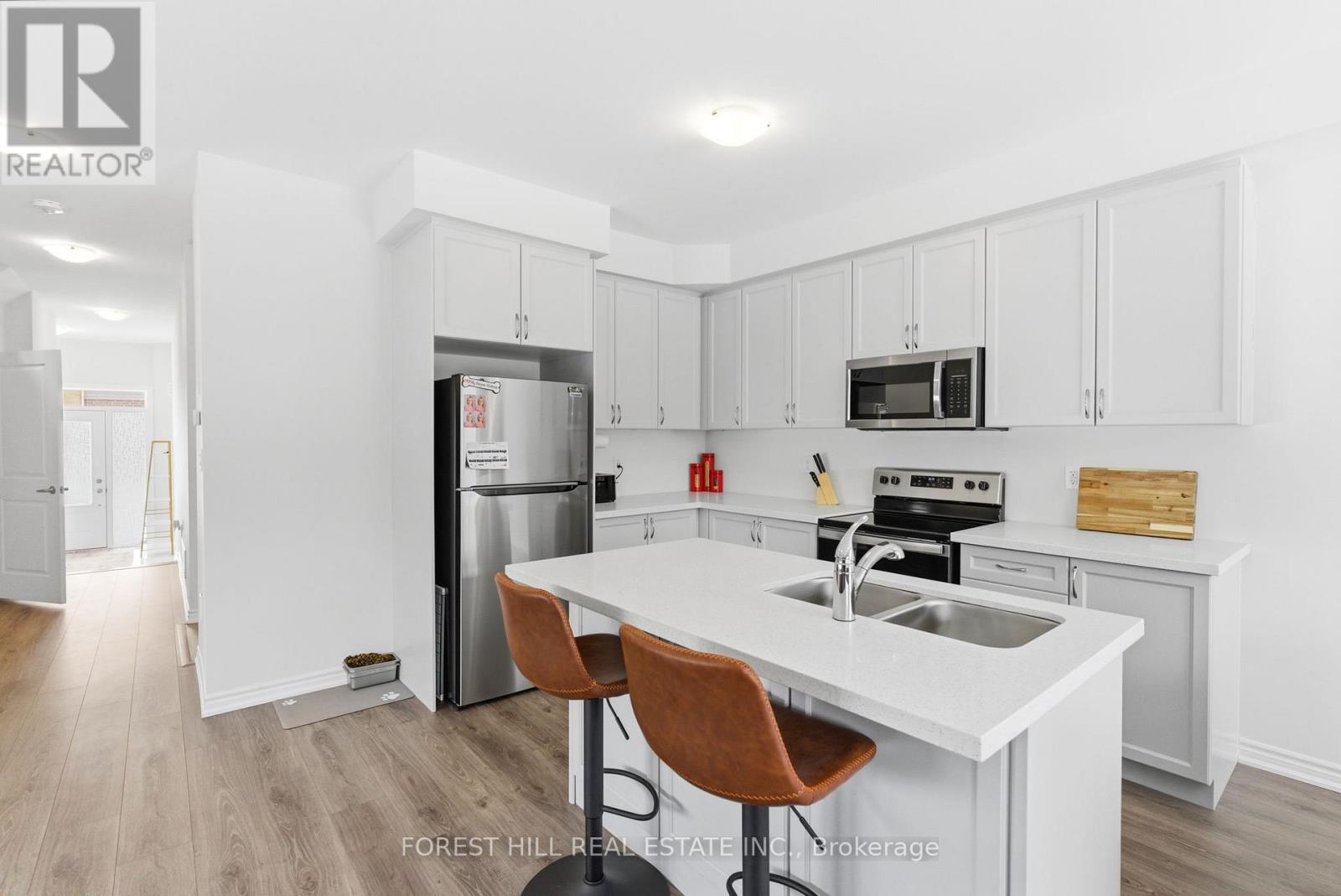 57 Hickey Lane, Kawartha Lakes (Lindsay), Ontario  K9V 5V5 - Photo 11 - X12915980