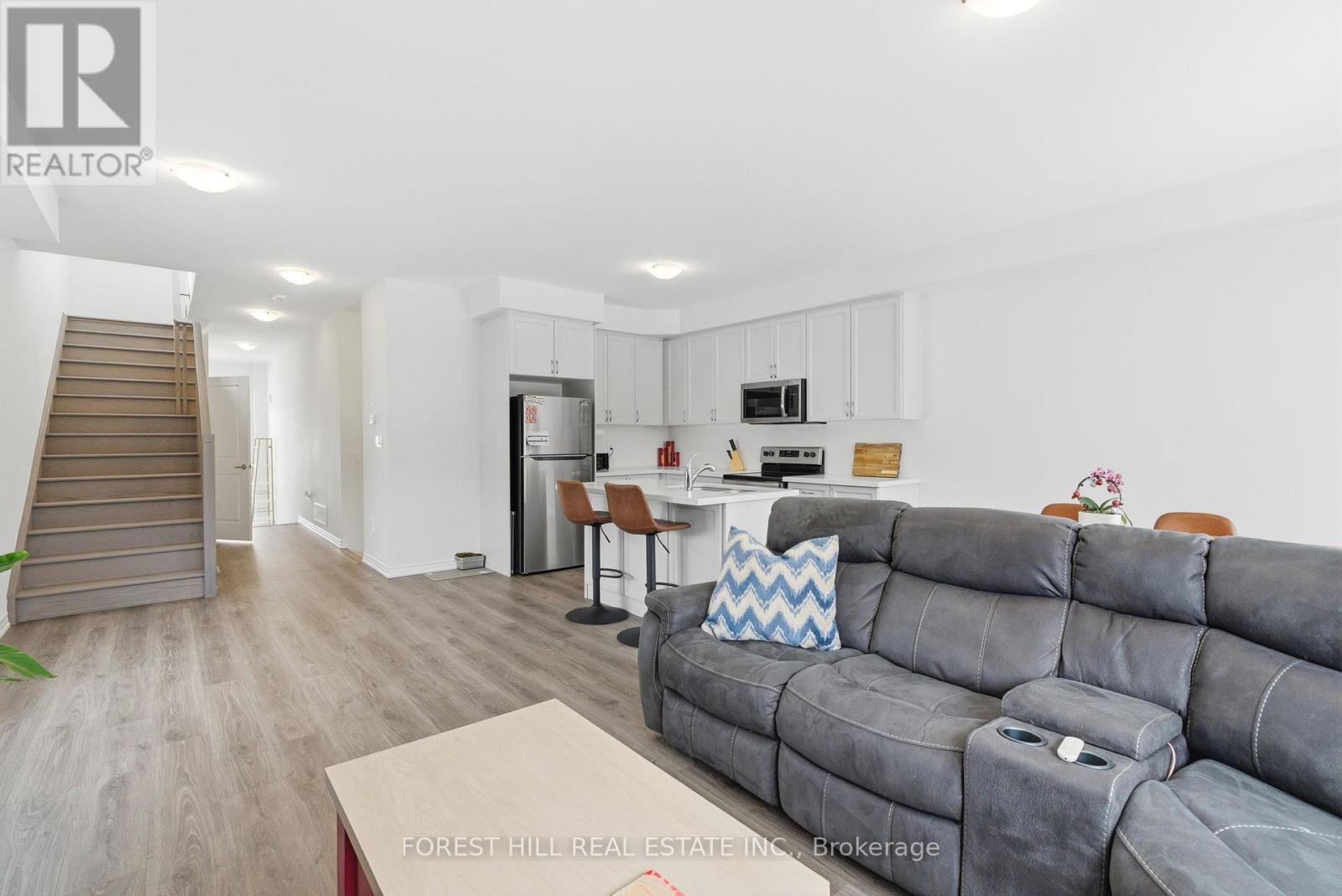 57 Hickey Lane, Kawartha Lakes (Lindsay), Ontario  K9V 5V5 - Photo 15 - X12915980