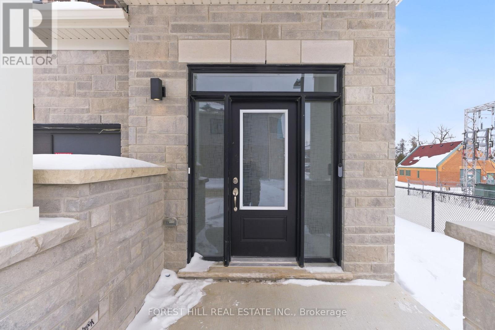 57 Hickey Lane, Kawartha Lakes (Lindsay), Ontario  K9V 5V5 - Photo 2 - X12915980