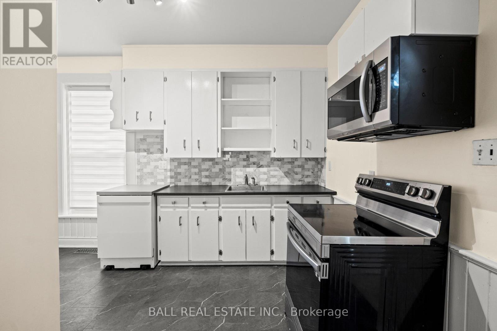 196 Dalhousie Street, Peterborough (Town Ward 3), Ontario  K9J 2M2 - Photo 10 - X12916068