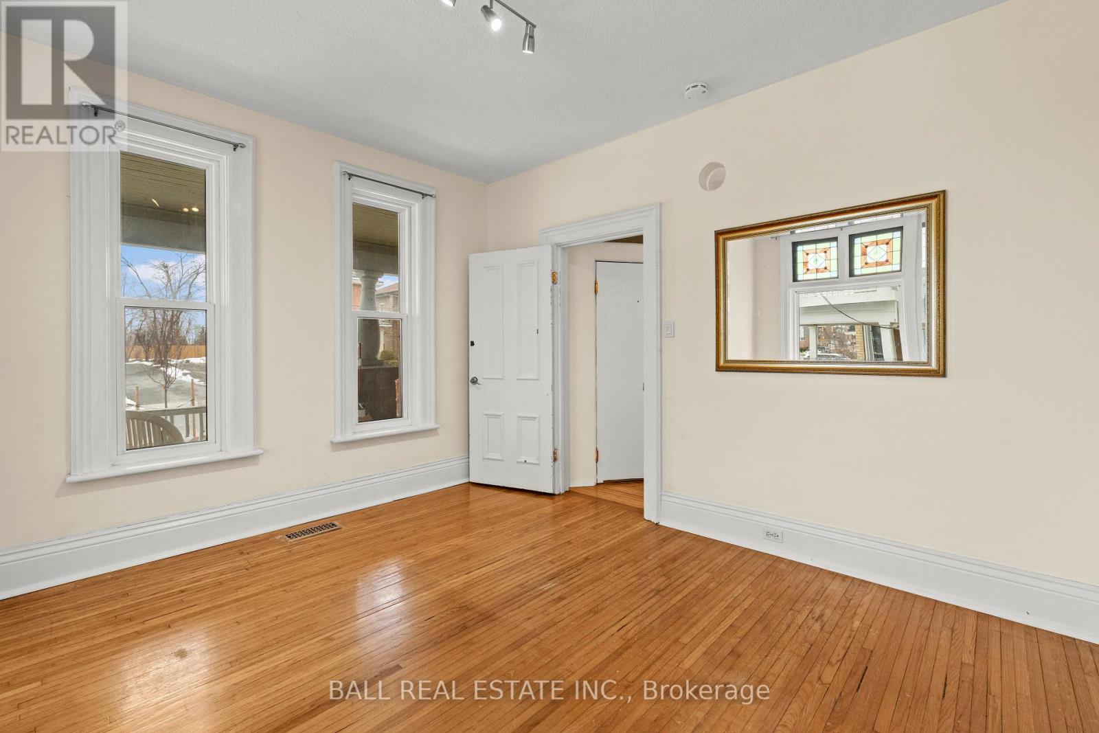 196 Dalhousie Street, Peterborough (Town Ward 3), Ontario  K9J 2M2 - Photo 14 - X12916068