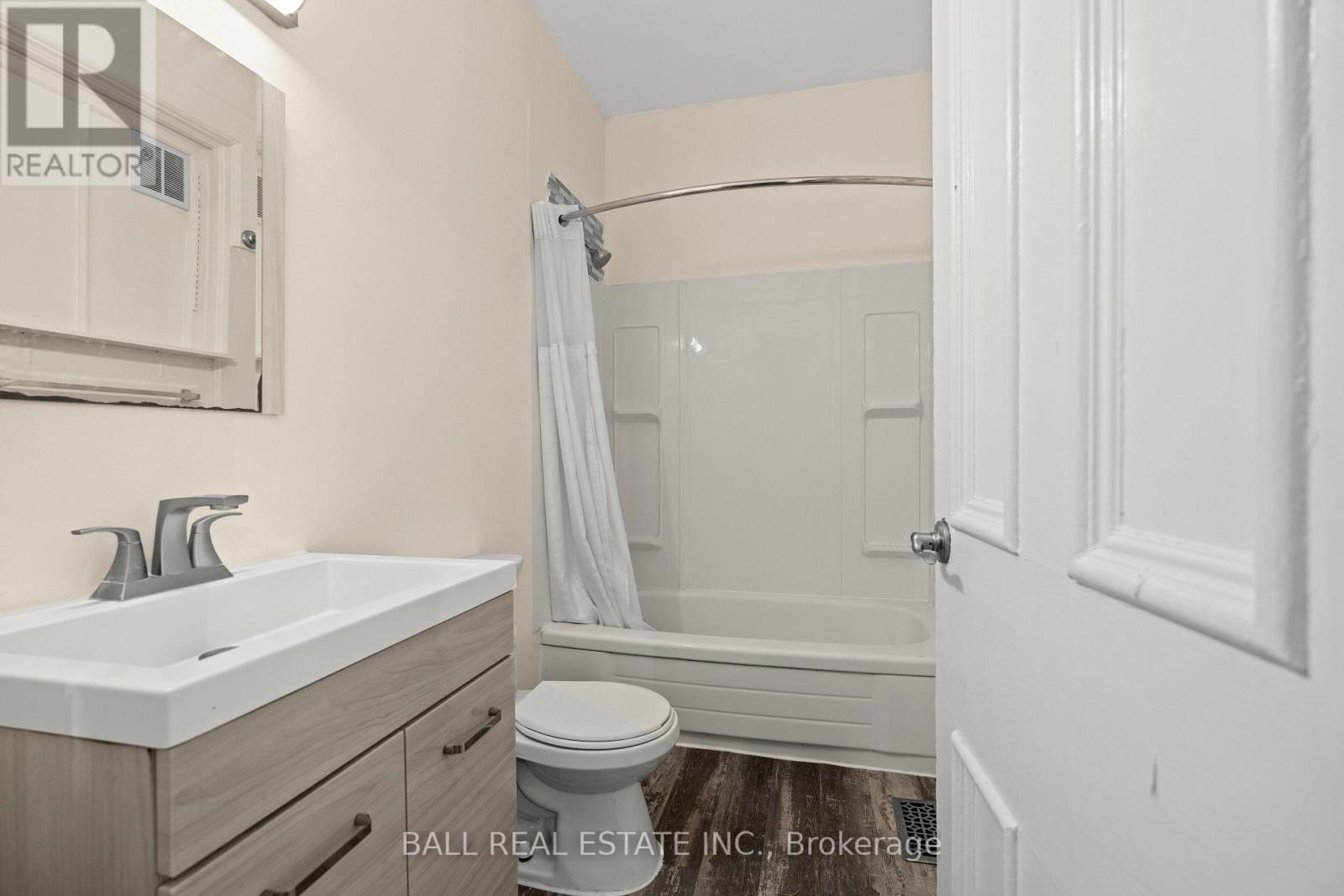 196 Dalhousie Street, Peterborough (Town Ward 3), Ontario  K9J 2M2 - Photo 17 - X12916068