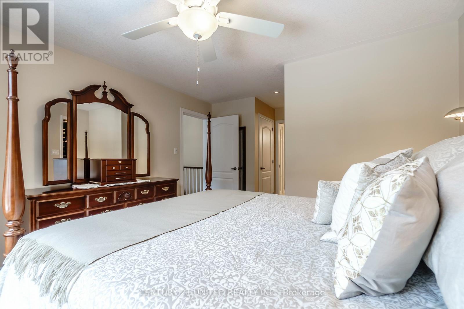 122 - 301 Carnegie Avenue, Peterborough (Northcrest Ward 5), Ontario  K9L 0E9 - Photo 13 - X12916388