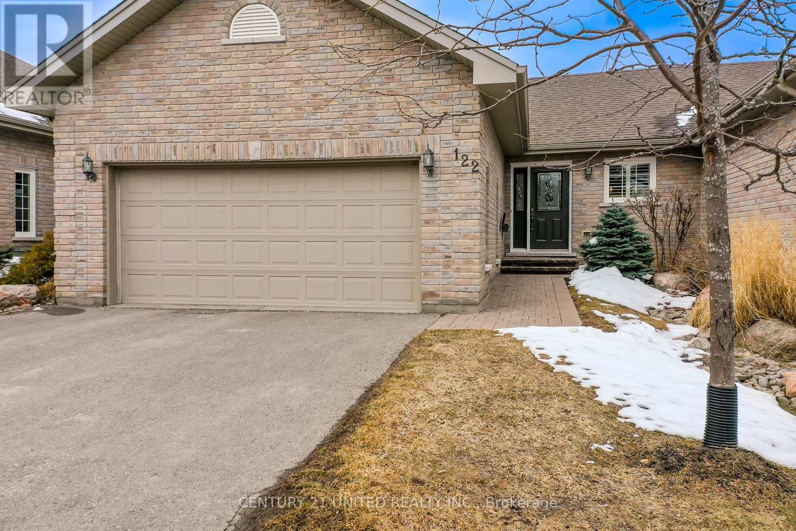 122 - 301 Carnegie Avenue, Peterborough (Northcrest Ward 5), Ontario  K9L 0E9 - Photo 2 - X12916388