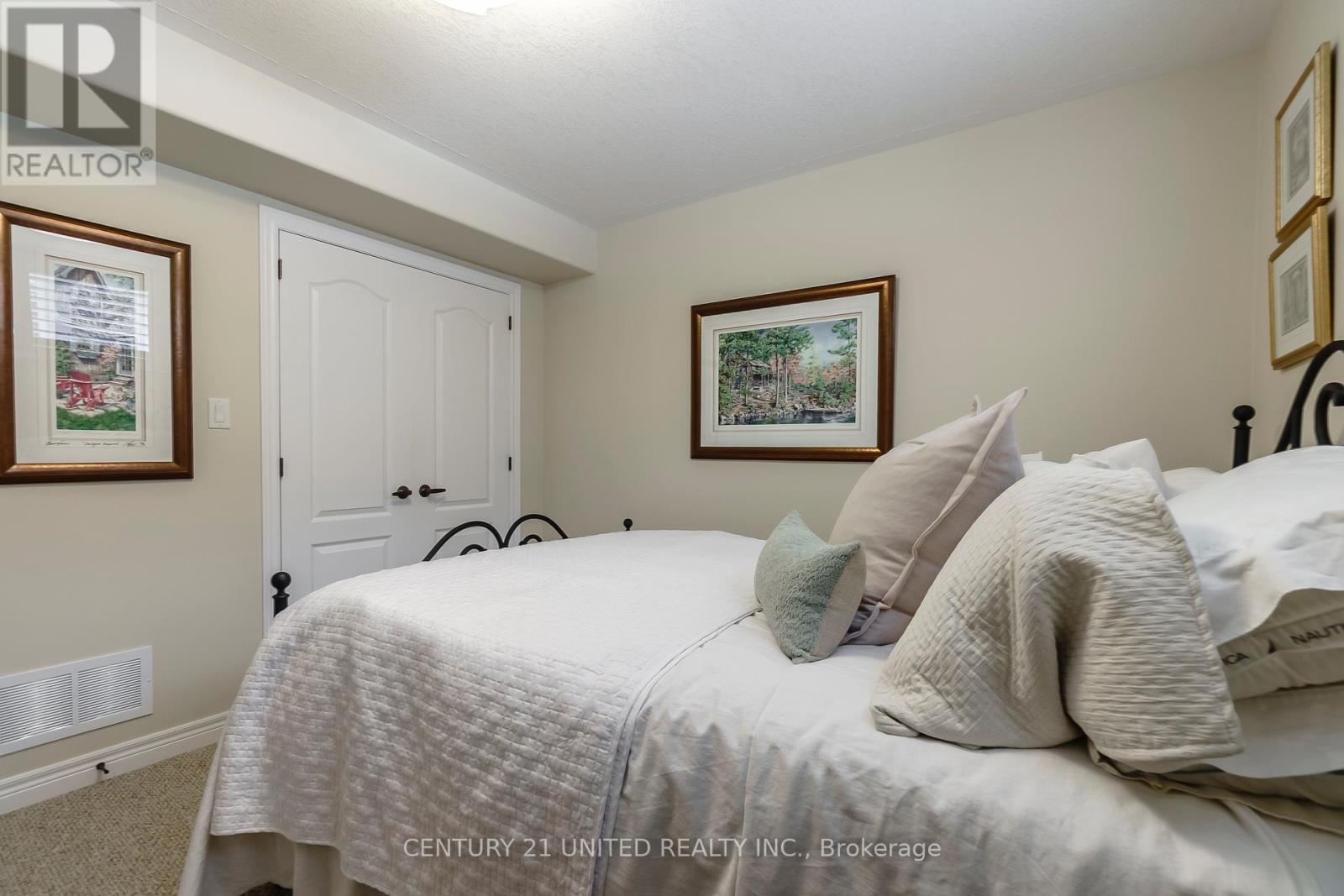 122 - 301 Carnegie Avenue, Peterborough (Northcrest Ward 5), Ontario  K9L 0E9 - Photo 23 - X12916388