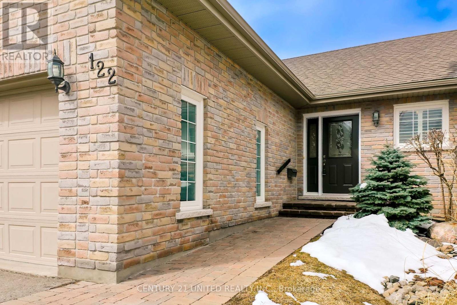 122 - 301 Carnegie Avenue, Peterborough (Northcrest Ward 5), Ontario  K9L 0E9 - Photo 3 - X12916388