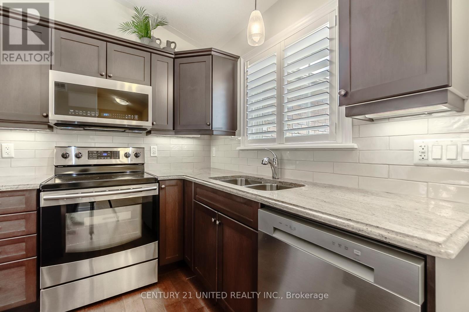 122 - 301 Carnegie Avenue, Peterborough (Northcrest Ward 5), Ontario  K9L 0E9 - Photo 7 - X12916388