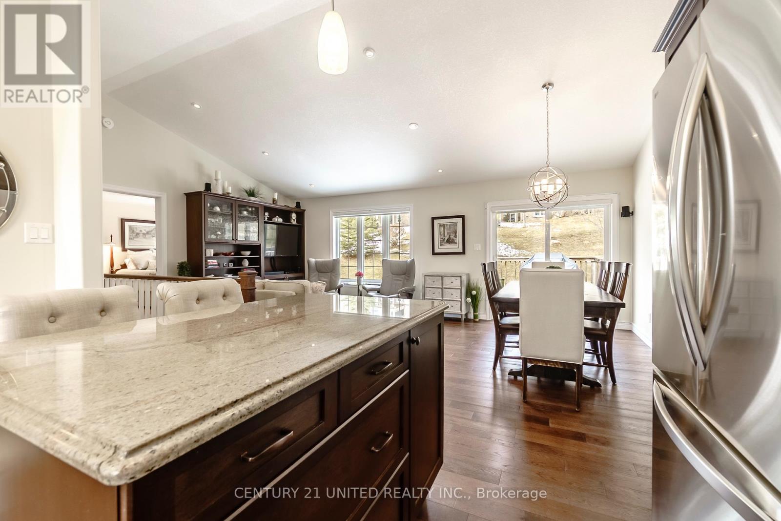 122 - 301 Carnegie Avenue, Peterborough (Northcrest Ward 5), Ontario  K9L 0E9 - Photo 8 - X12916388