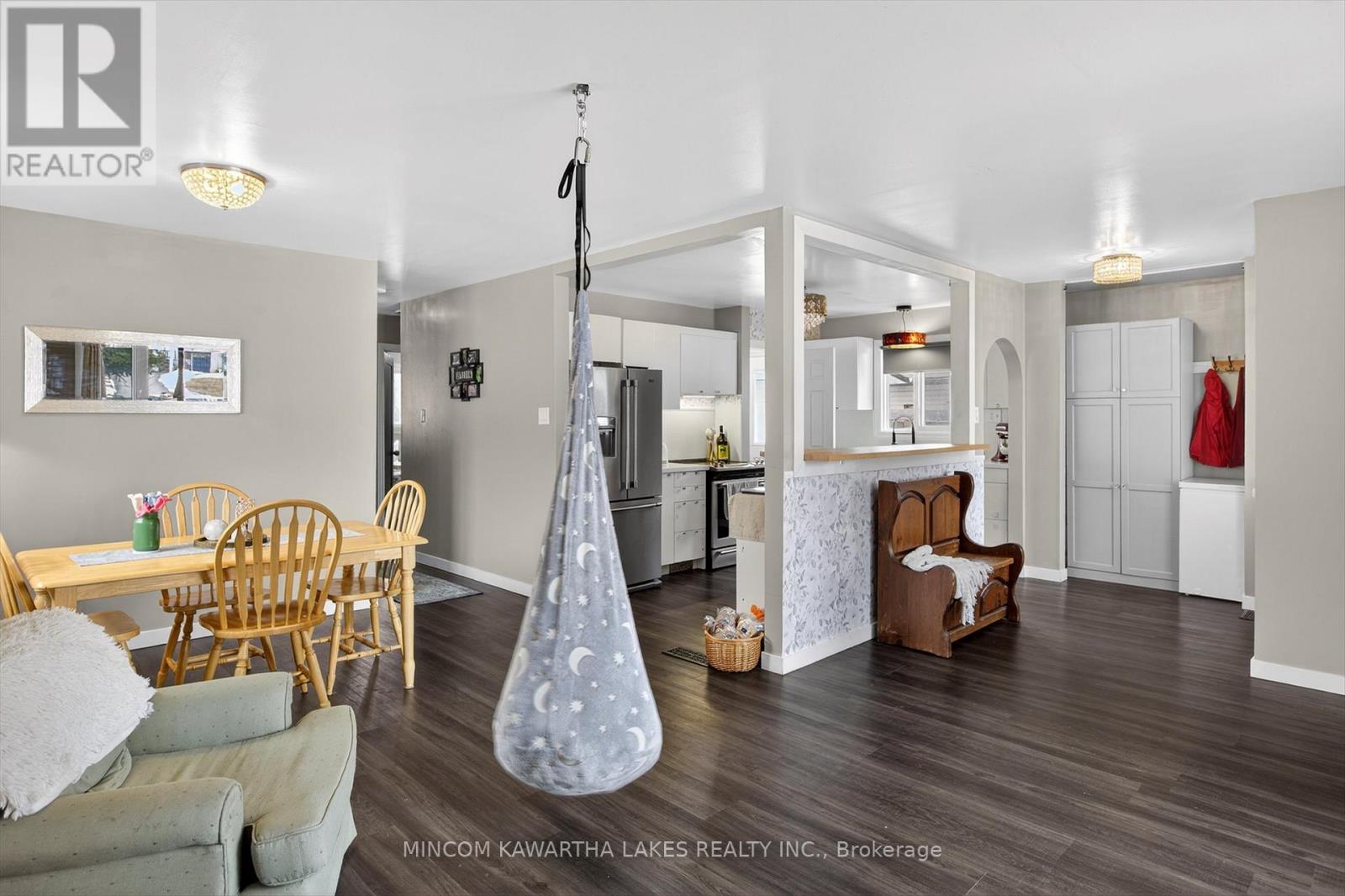 614 Corrigan Crescent, Peterborough (Ashburnham Ward 4), Ontario  K9J 7N8 - Photo 10 - X12916582