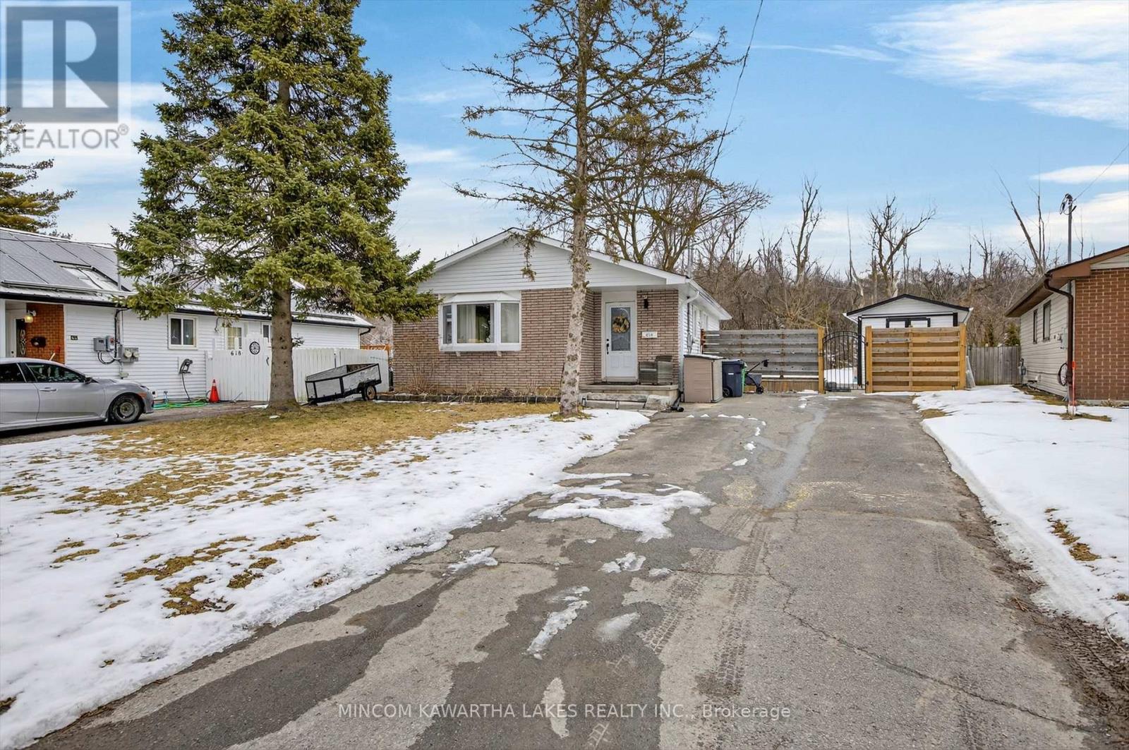 614 Corrigan Crescent, Peterborough (Ashburnham Ward 4), Ontario  K9J 7N8 - Photo 3 - X12916582