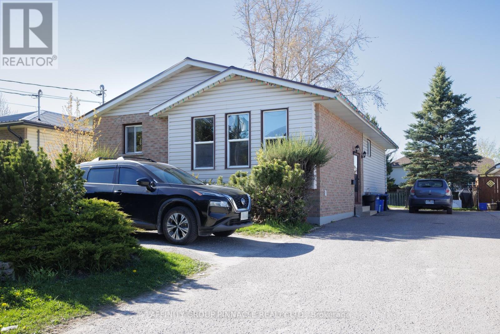 178 Colborne Street W, Kawartha Lakes (Lindsay), Ontario  K9V 6A1 - Photo 2 - X12916630