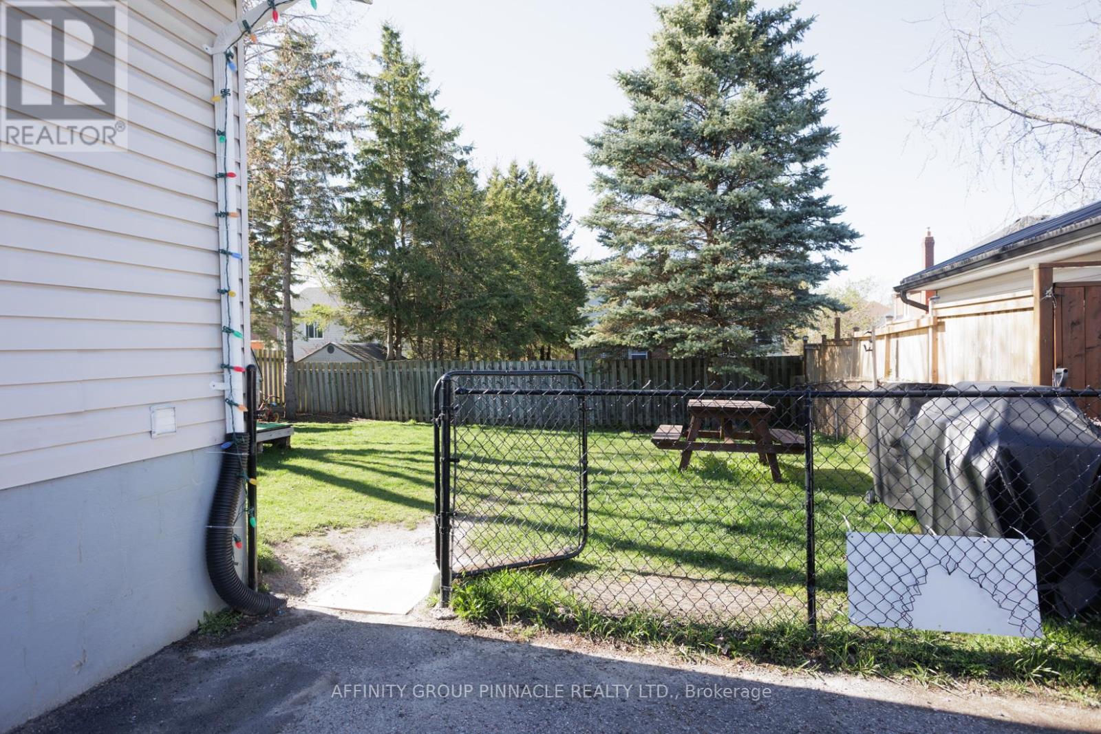 178 Colborne Street W, Kawartha Lakes (Lindsay), Ontario  K9V 6A1 - Photo 4 - X12916630