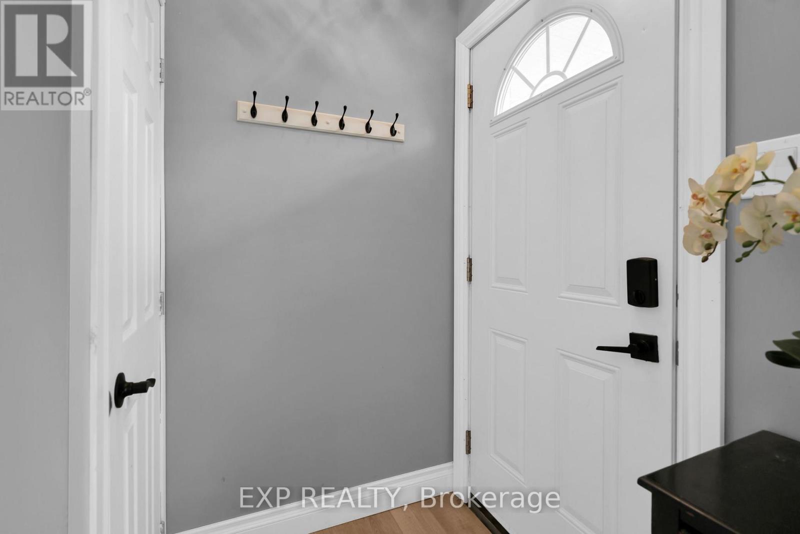 80 Short Avenue, Kawartha Lakes (Lindsay), Ontario  K9V 1J0 - Photo 5 - X12918150