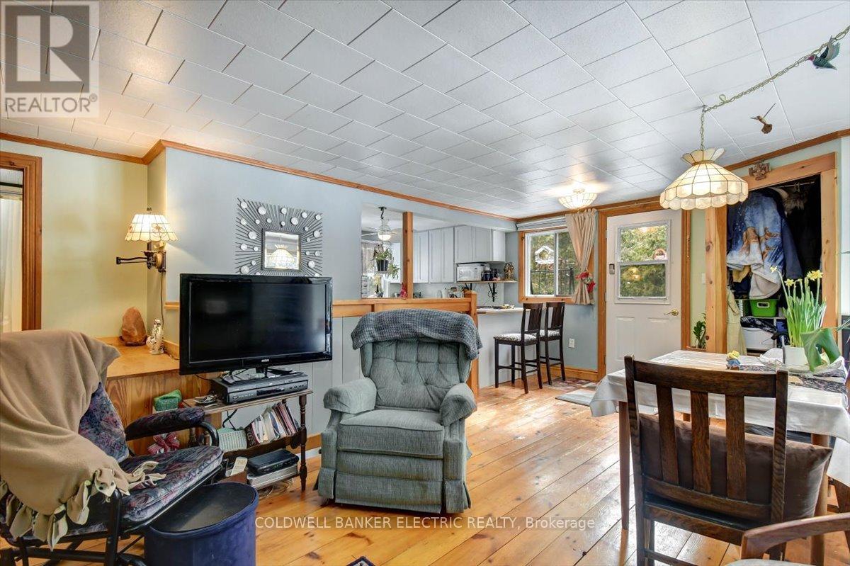 6 Leisure Lane, Kawartha Lakes (Fenelon), Ontario  K9V 4R1 - Photo 15 - X12918594