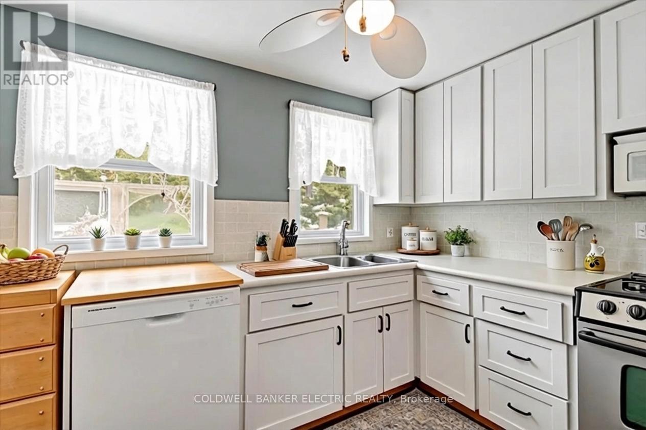 6 Leisure Lane, Kawartha Lakes (Fenelon), Ontario  K9V 4R1 - Photo 17 - X12918594